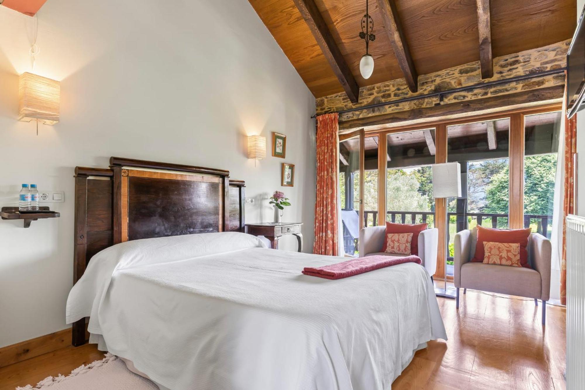 カストロポル カサ ペレヨン Bed & Breakfast エクステリア 写真