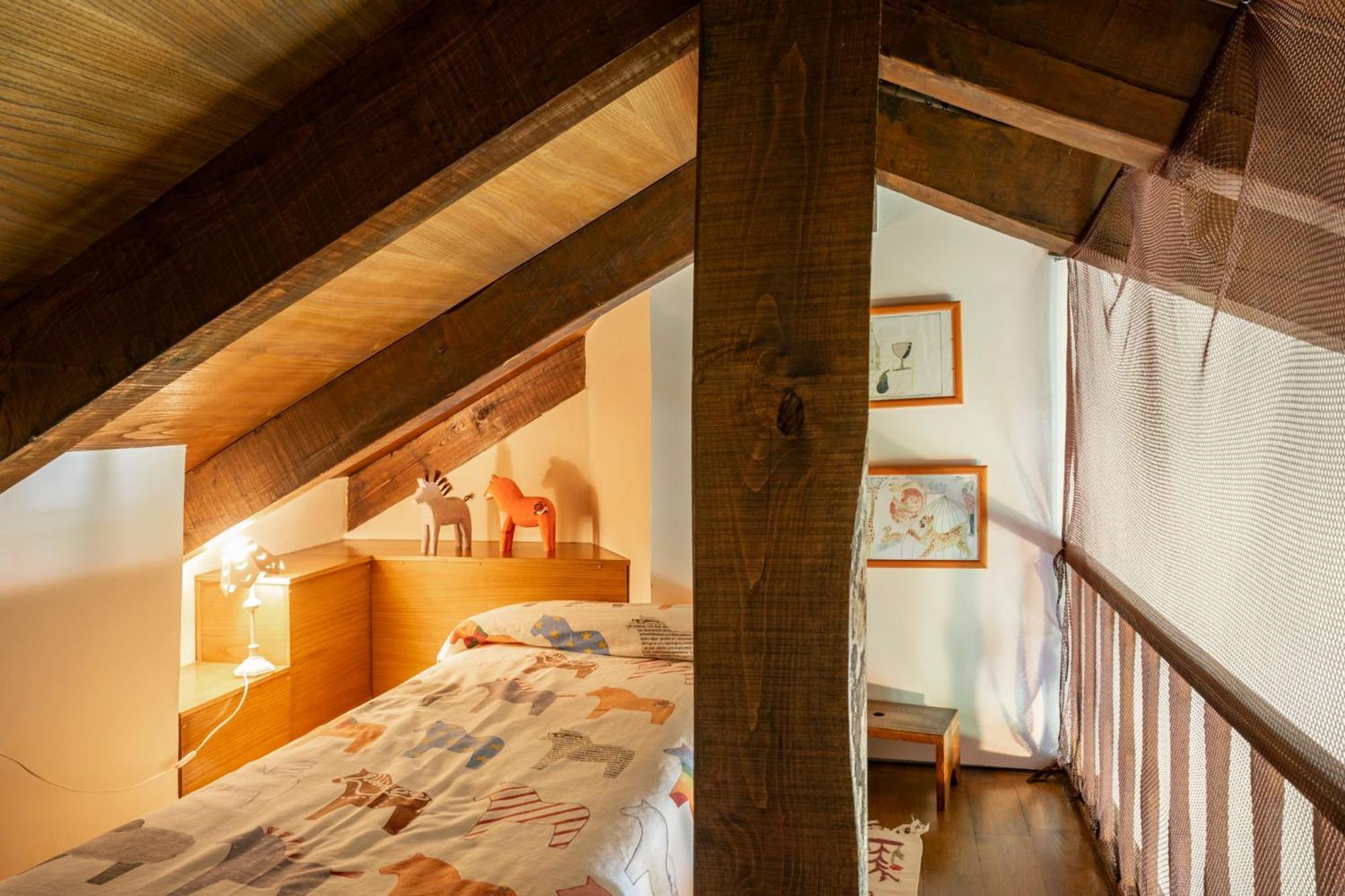 カストロポル カサ ペレヨン Bed & Breakfast エクステリア 写真