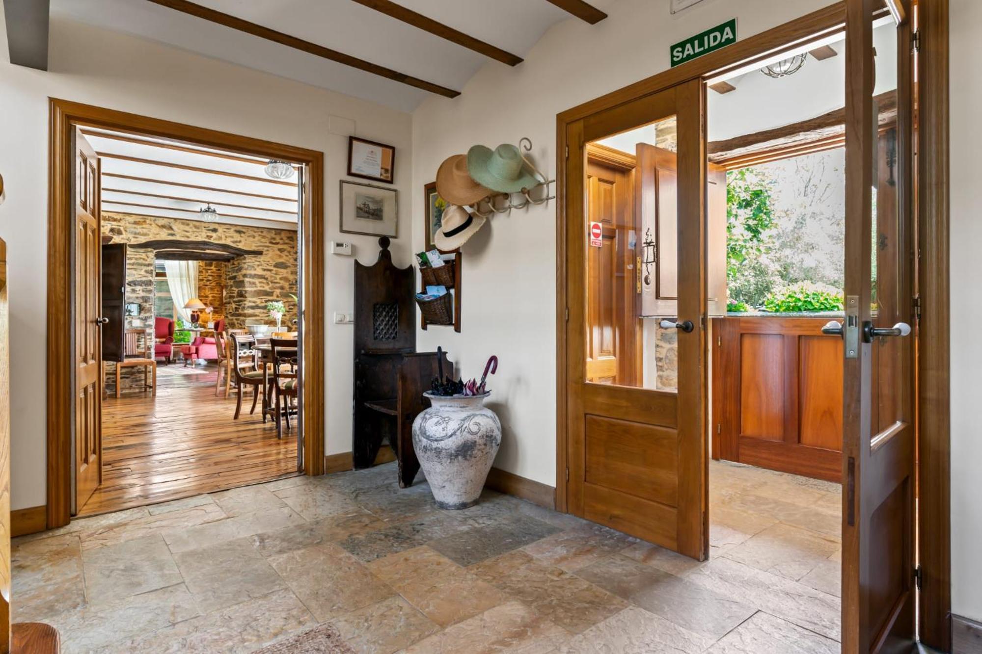 カストロポル カサ ペレヨン Bed & Breakfast エクステリア 写真