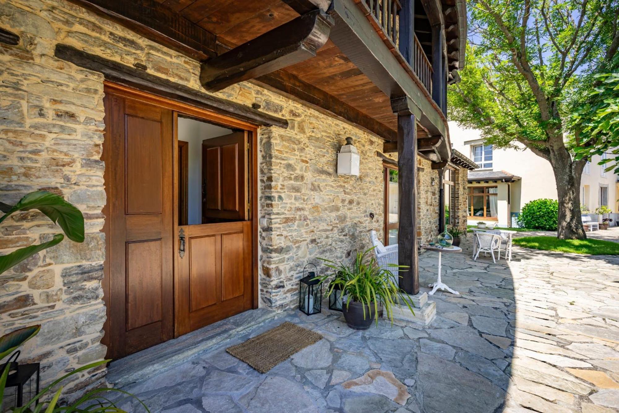 カストロポル カサ ペレヨン Bed & Breakfast エクステリア 写真