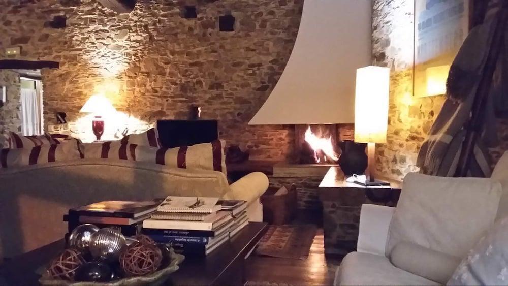 カストロポル カサ ペレヨン Bed & Breakfast エクステリア 写真